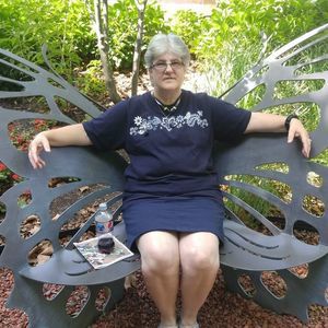 Meet your Posher, Lorrie